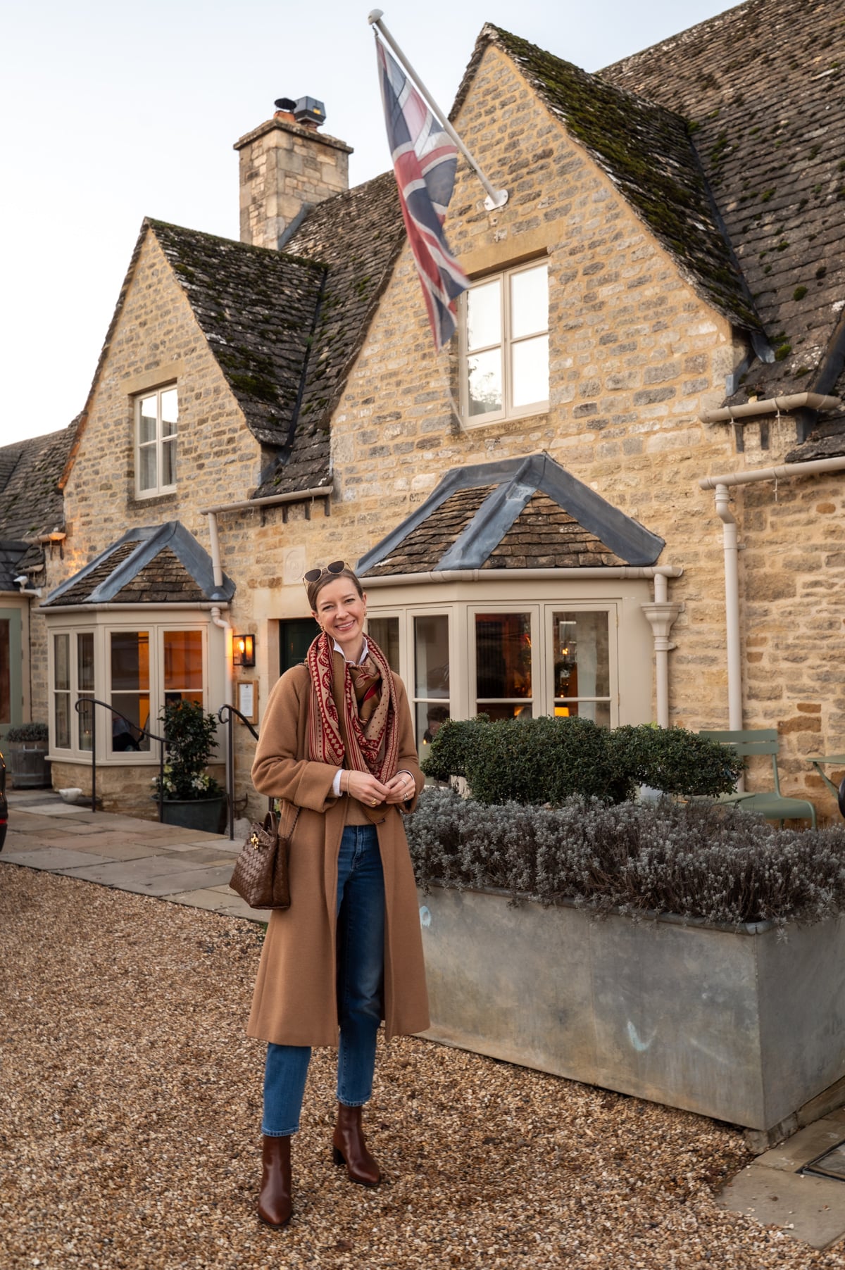 Why a Cashmere-Silk Shawl Belongs in Every Woman’s Wardrobe